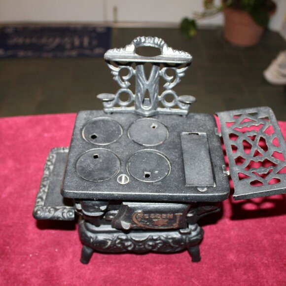 Vintage Other - Vintage Crescent Miniature Cast Iron Stove